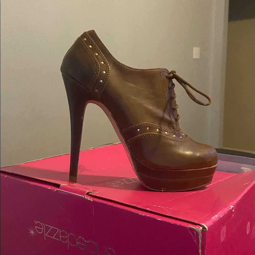 Women shoe used excellent condition